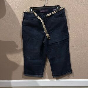 Brand new women’s size 10 Gloria Vanderbilt Skimmers with belt nice details